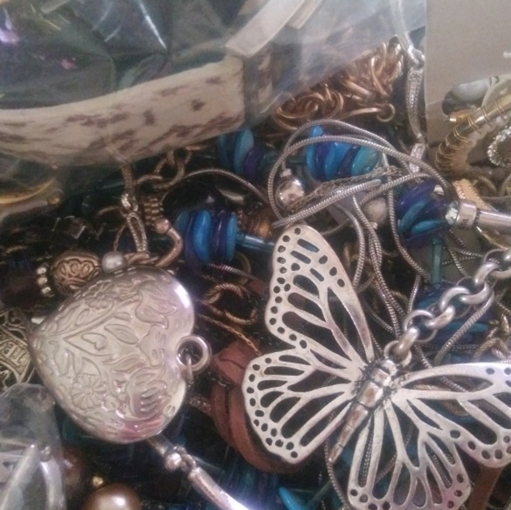 Lots of jewerly